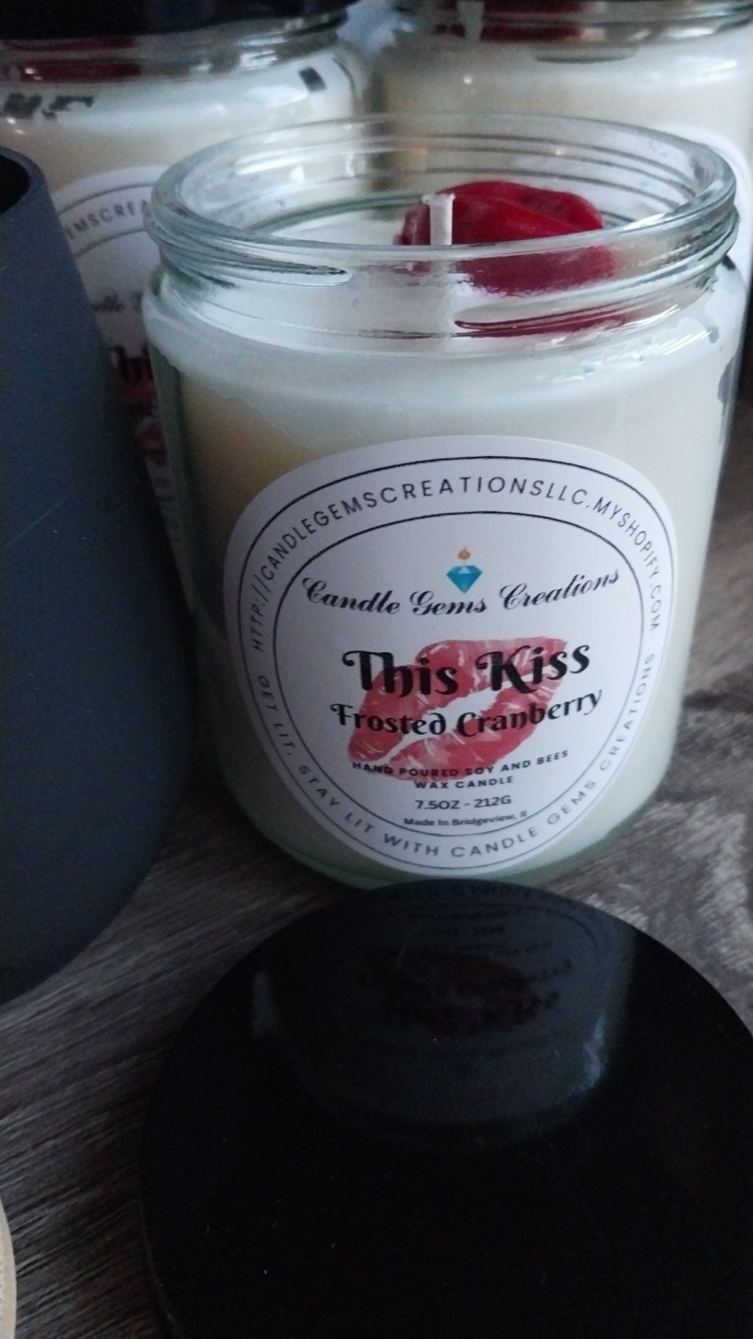 This Kiss π kisses candle - Frosted Cranberry Kiss (bbw dupe)