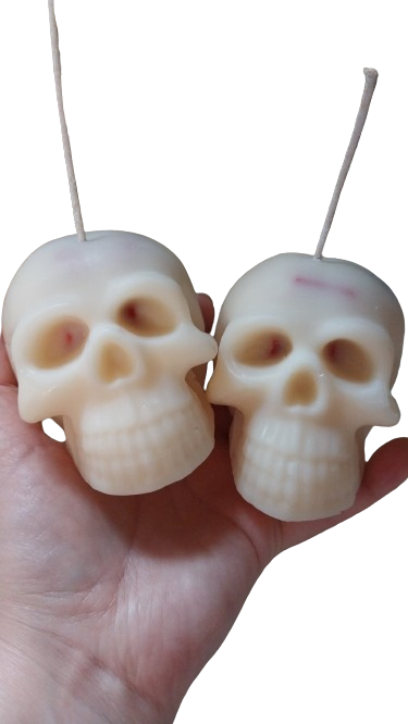 Bleeding skull candle