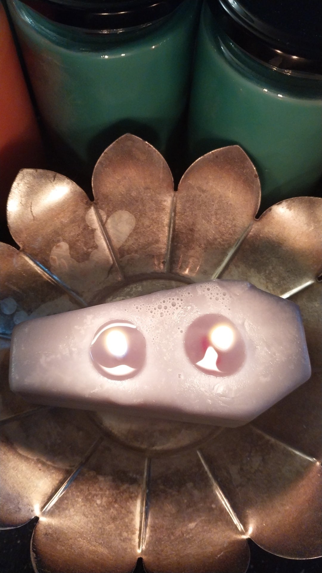 Color changing Coffin candle