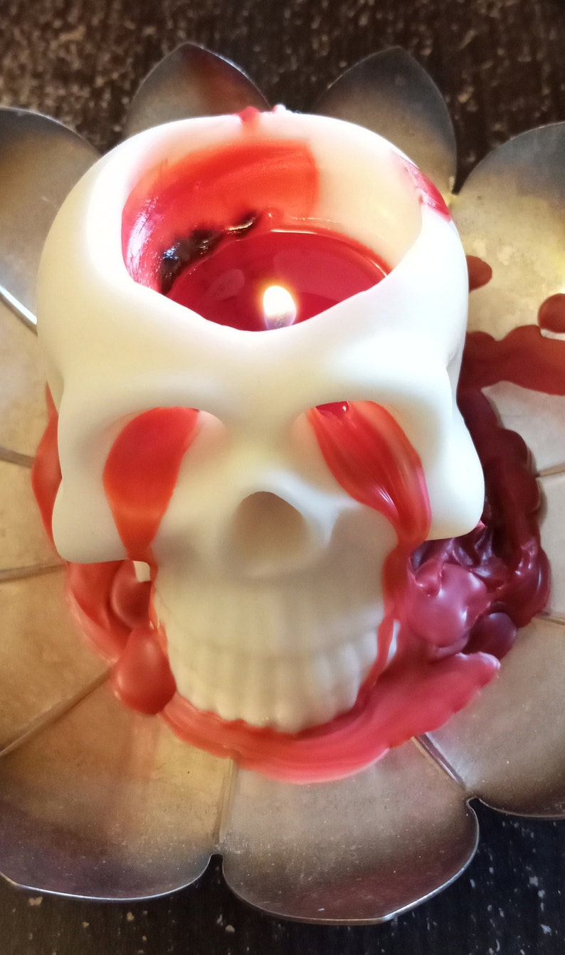 Bleeding skull candle